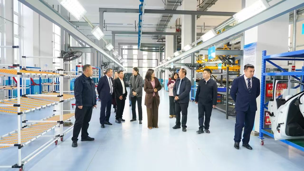 乌兹别克斯坦代表团应邀来甘交流访问